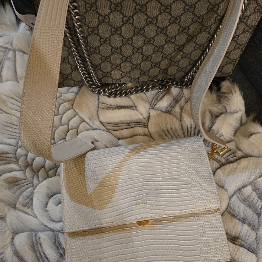 JW PEI Cream Shoulder Bag with Textured Design and Gold Accents - Picture 1 of 6
